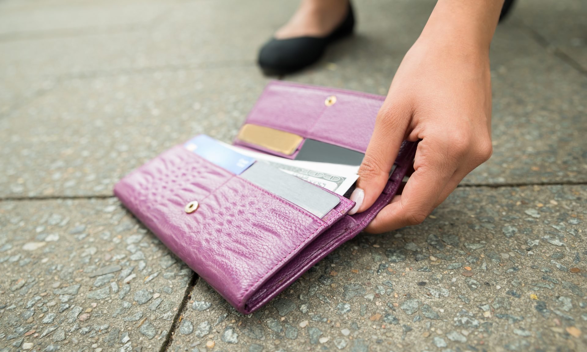 what to do if you find someones credit card