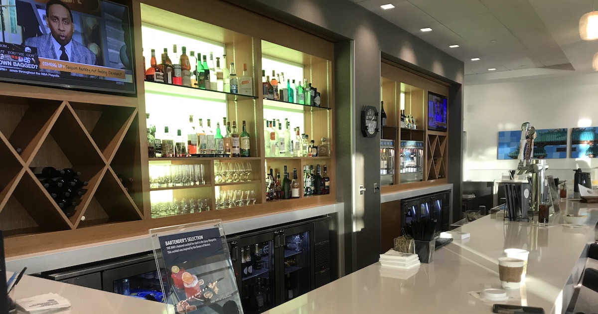 Lounge Review: Delta Sky Club at SFO - NerdWallet