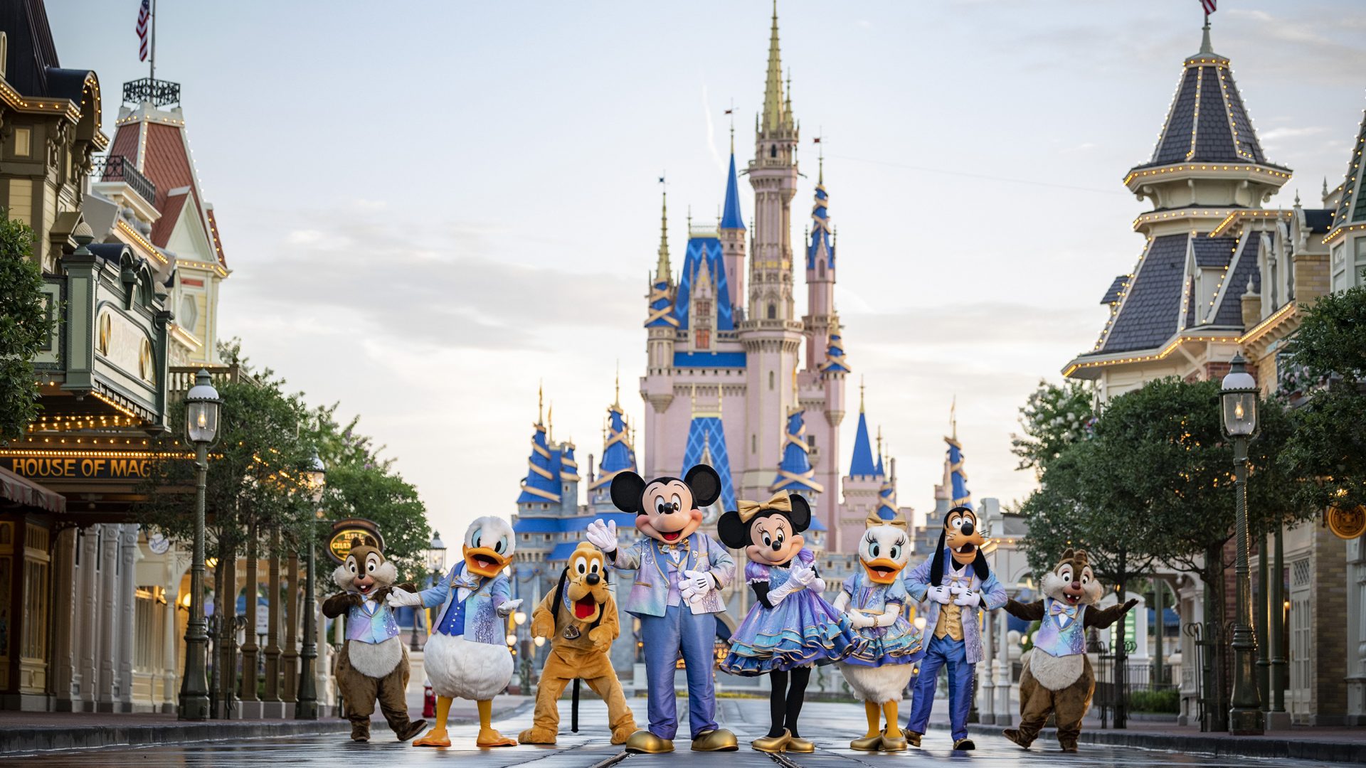 How to Explore the Disney World Resort in Orlando for Free