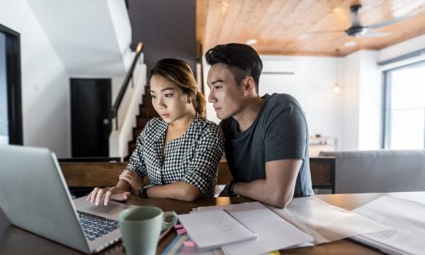 Couple applying for a credit card online