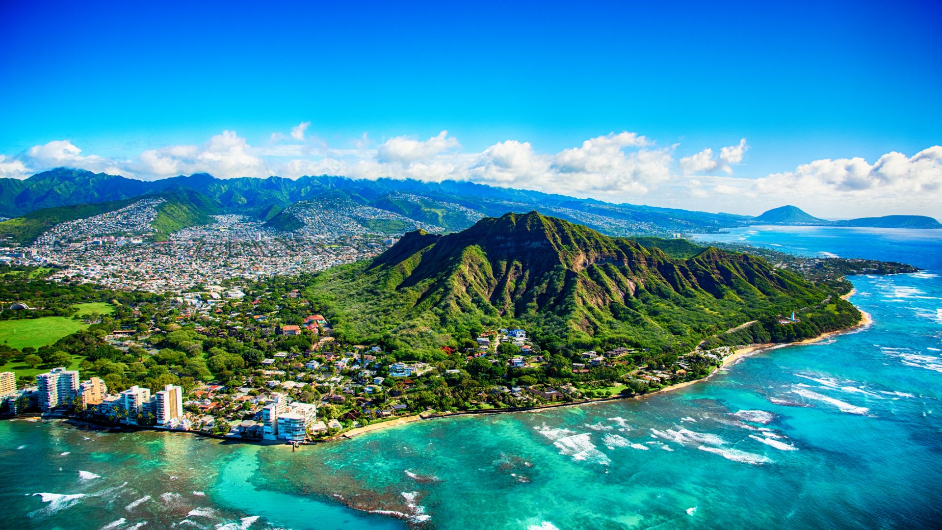 Rainbow tower hilton hawaiian village hi-res stock photography and