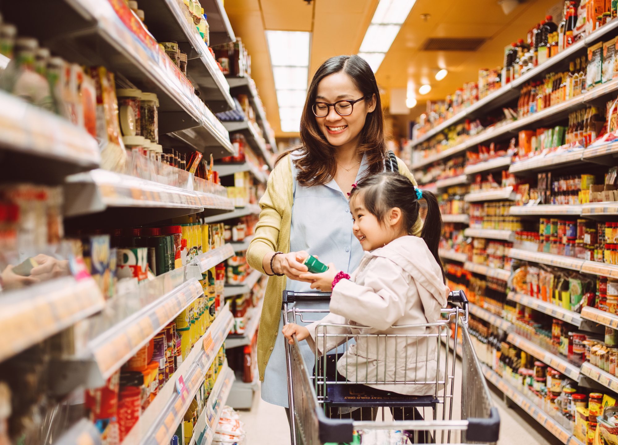 1 we go shopping. Go to the supermarket. Go shopping. At the supermarket. Go shopping children.