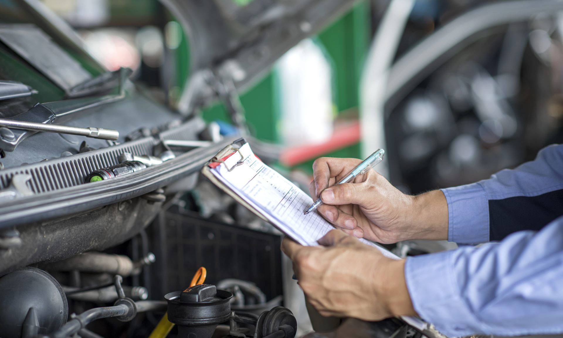 Carfax Vs. AutoCheck: Which Vehicle History Report Is Better? - NerdWallet