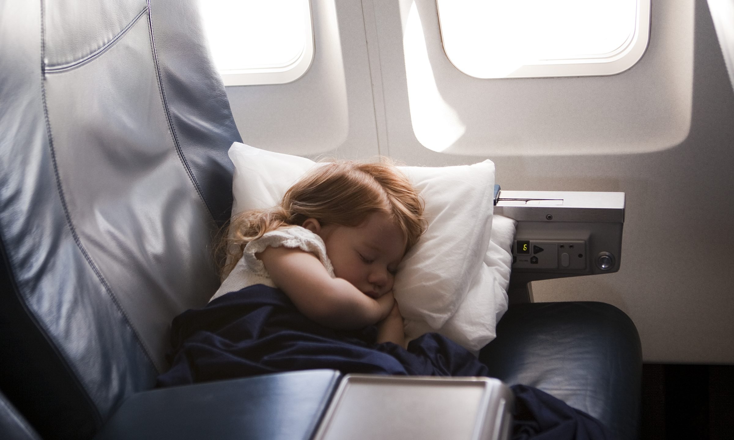 30 Best Travel Games For Kids On Planes, Road Trips & In Hotels (2024)