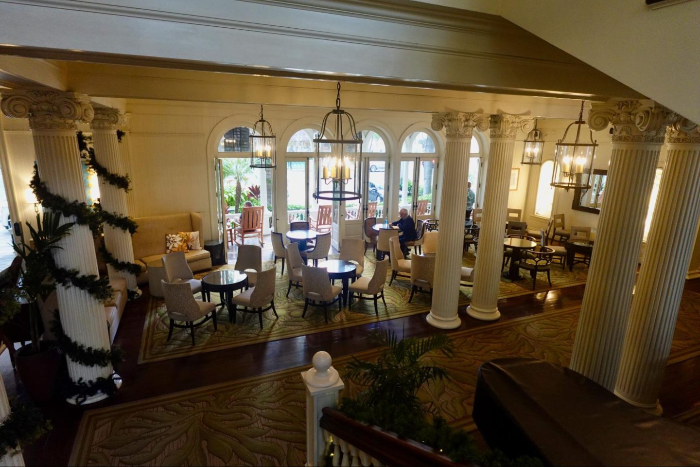 Moana Surfrider, A Westin Resort & Spa review lobby piano bar jazz