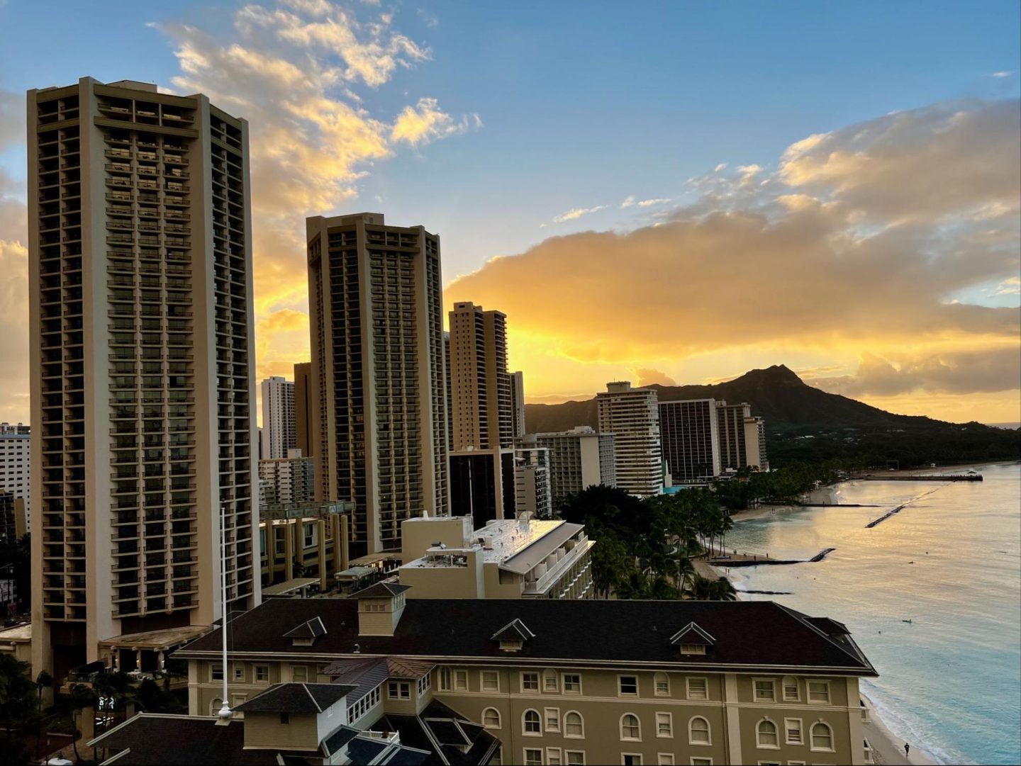 Moana Surfrider, A Westin Resort & Spa view diamond head waikiki beach