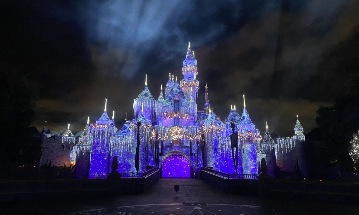 Disneyland Christmas 2024 Deals and Free Activities