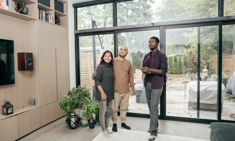 Couple getting home consultation