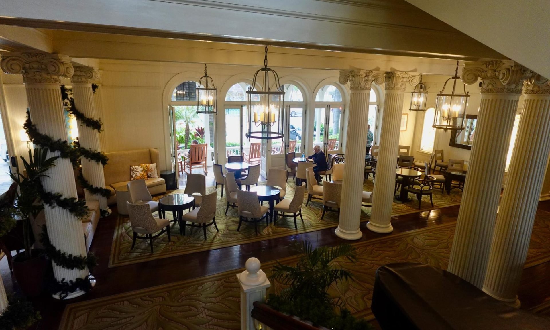 Moana Surfrider, A Westin Resort & Spa review lobby piano bar jazz