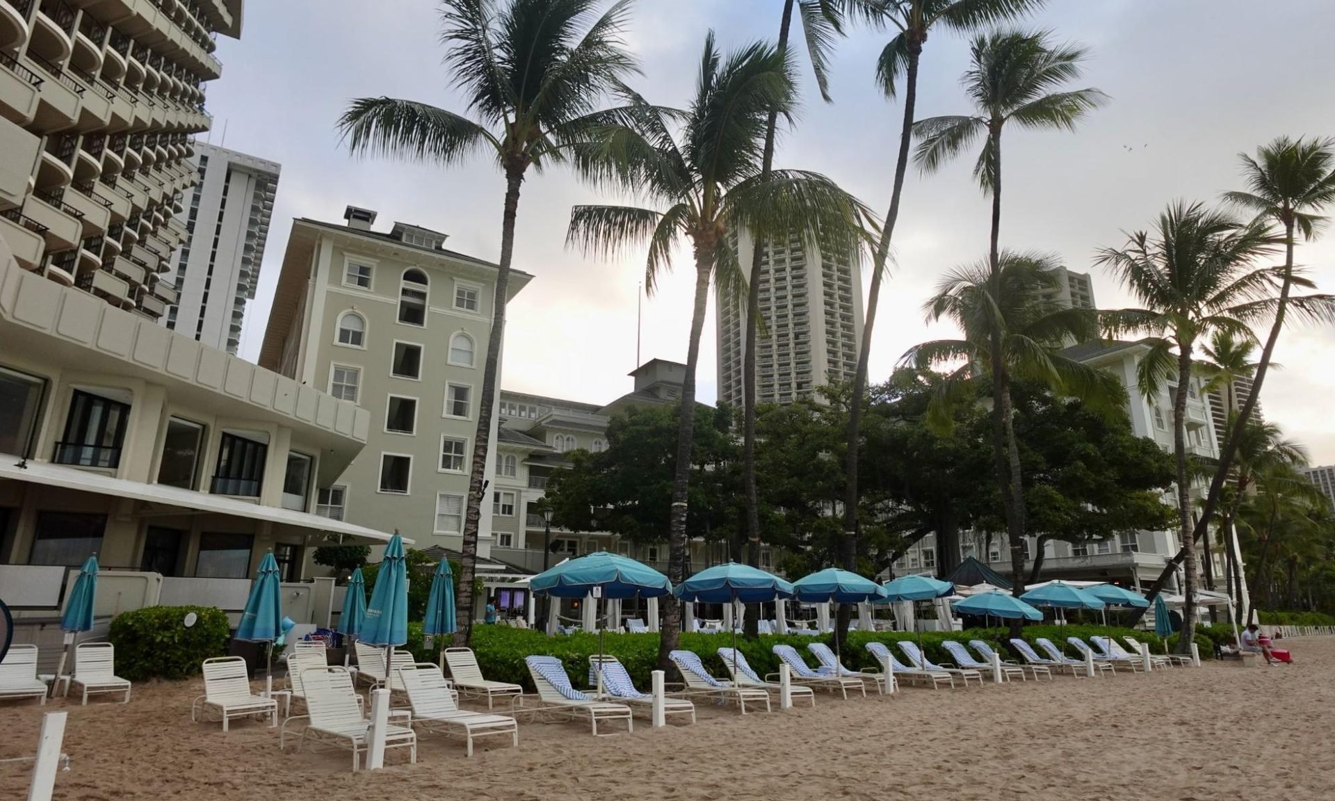 Moana Surfrider, A Westin Resort & Spa review waikiki beach pool umbrella chair sand