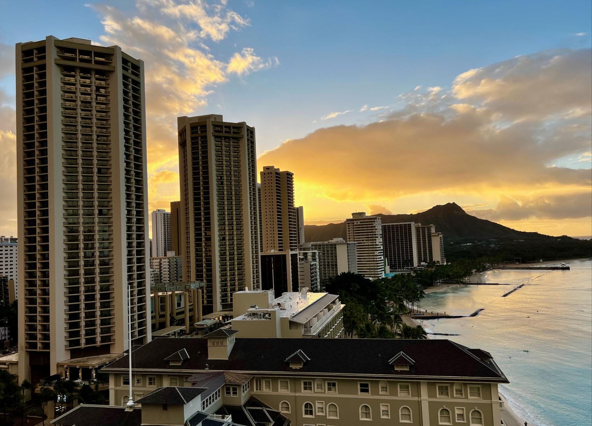 Moana Surfrider, A Westin Resort & Spa view diamond head waikiki beach