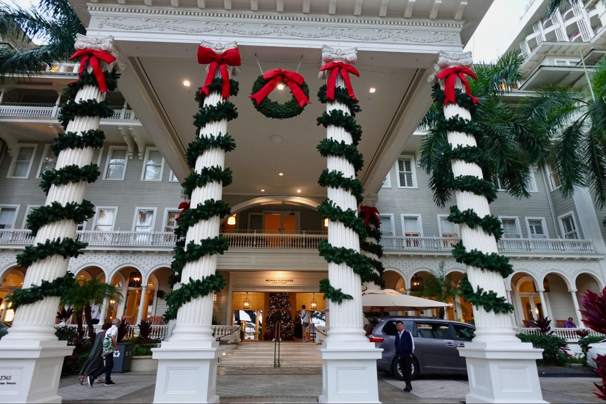 Moana Surfrider, A Westin Resort & Spa entrance lobby