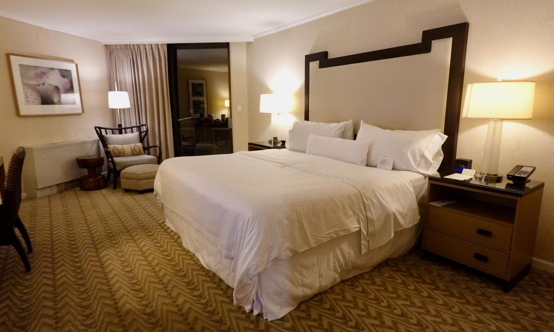 Moana Surfrider, A Westin Resort & Spa king room